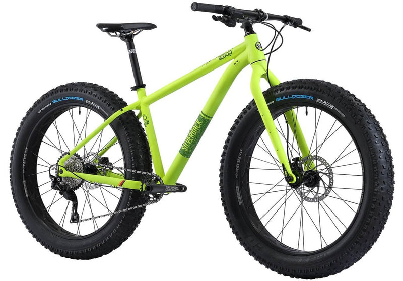 Close-up view of 26-inch wheels on SE:Series Fat Deluxe