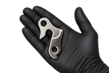 Hanger 5 lying diagonally in a palm 1