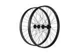 Lifestyle shot of Sunringle DÜROC wheelset mounted on a mountain bike trail